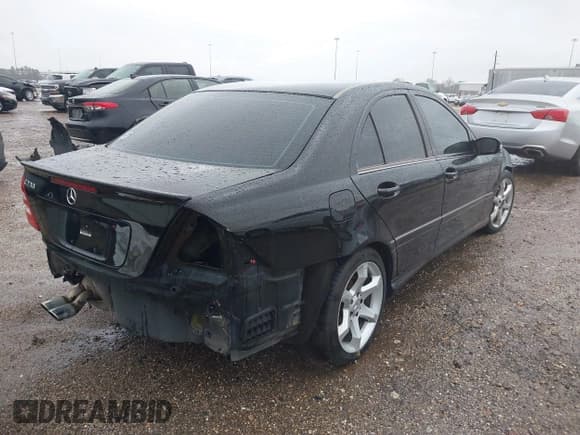 ✅ 2007 Mercedes-Benz C 230 Sport • VIN: WDBRF52H47E023492 • Lot: 41561085. Wystawiony na IAAI z przebiegiem 154 707 mil. Bezpłatny archiwum sprzedaży aukcyjnych z USA i szczegółowy raport historii pojazdu na DreamBid. Zdjęcie 4.