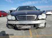 ✅ 2007 Mercedes-Benz C 230 Sport • VIN: WDBRF52H97F904344 • Lot: 82096055. Wystawiony na Copart z przebiegiem 213 728 mil. Bezpłatny archiwum sprzedaży aukcyjnych z USA i szczegółowy raport historii pojazdu na DreamBid. Zdjęcie 5.