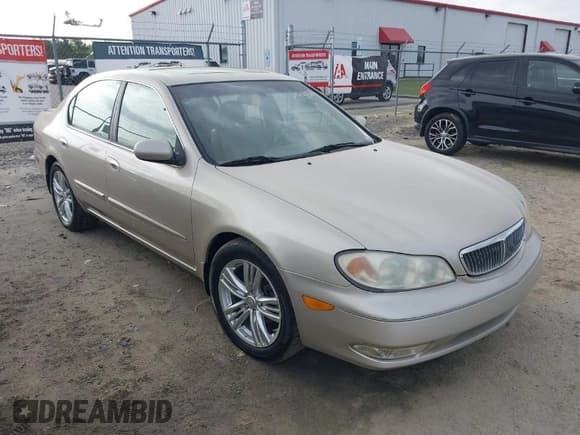 ✅ 2001 Infiniti I30 Luxury • VIN: JNKCA31A31T000348 • Lot: 41948369. Listed on IAAI with 181,394 mi. Free auction sales archive from the USA and detailed vehicle history report at DreamBid. Image 1.