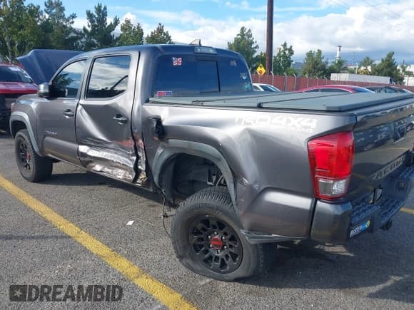 ✅ 2017 Toyota Tacoma TRD Pro • VIN: 5TFCZ5AN6HX071281 • Lot: 43720789. Listed on IAAI with 202,716 mi. Free auction sales archive from the USA and detailed vehicle history report at DreamBid. Image 6.