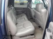 ✅ 2005 Chevrolet Suburban LT • VIN: 3GNFK16Z75G122946 • Лот: 81857204. Опубликован ранее на Copart с пробегом 136 259 миль. Бесплатный доступ к архиву аукционных продаж из США и подробный отчёт об истории автомобиля на DreamBid. Изображение 11.