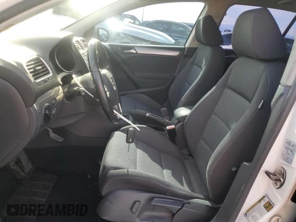 ✅ 2013 Volkswagen Golf TDI w/Sunroof & Nav • VIN: WVWDM7AJ2DW026351 • Lot: 48579975. Wystawiony na Copart z przebiegiem 99 702 mil. Bezpłatny archiwum sprzedaży aukcyjnych z USA i szczegółowy raport historii pojazdu na DreamBid. Zdjęcie 7.