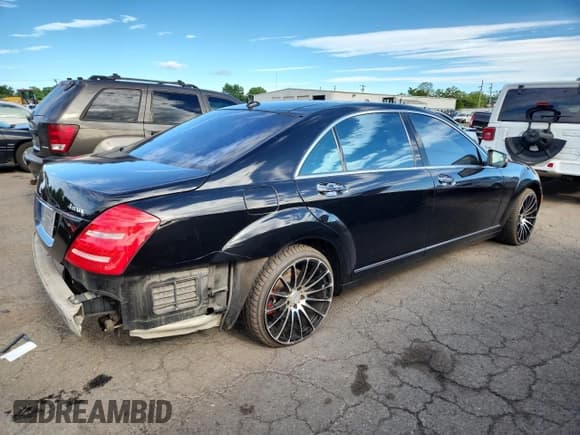✅ 2013 Mercedes-Benz S 550 • VIN: WDDNG9EB5DA532477 • Lot: 64608145. Listed on Copart with 228,534 mi. Free auction sales archive from the USA and detailed vehicle history report at DreamBid. Image 3.