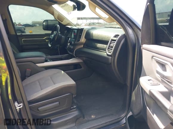 ✅ 2020 Ram 1500 Big Horn • VIN: 1C6SRFFT6LN232040 • Lot: 42856919. Wystawiony na IAAI z przebiegiem 96 504 mil. Bezpłatny archiwum sprzedaży aukcyjnych z USA i szczegółowy raport historii pojazdu na DreamBid. Zdjęcie 5.