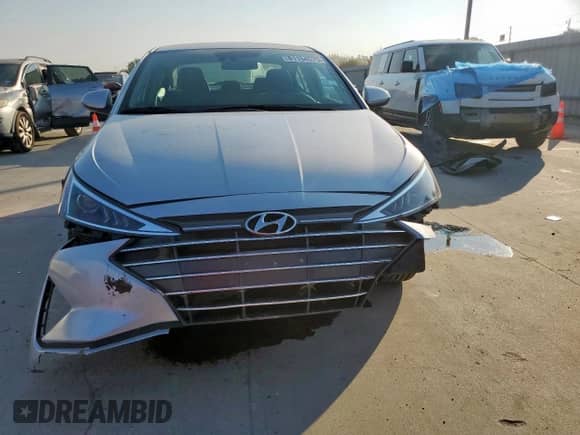 ✅ 2019 Hyundai Elantra SEL • VIN: 5NPD84LF0KH462646 • Lot: 81154575. Wystawiony na Copart z przebiegiem 59 186 mil mil. Skorzystaj z bezpłatnego archiwum sprzedaży aukcyjnych z USA i zobacz szczegółowy raport historii pojazdu na DreamBid. Zdjęcie 5.