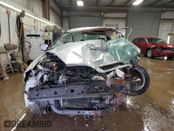 ✅ 2004 Volvo S40 • VIN: YV1VS27594F089366 • Lot: 49464025. Listed on Copart with Not provided. Free auction sales archive from the USA and detailed vehicle history report at DreamBid. Image 5.