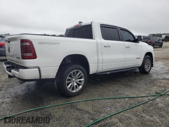 ✅ 2023 Ram 1500 Laramie • VIN: 1C6SRFJT7PN651656 • Lot: 90226755. Wystawiony na Copart z przebiegiem 32 125 mil. Bezpłatny archiwum sprzedaży aukcyjnych z USA i szczegółowy raport historii pojazdu na DreamBid. Zdjęcie 3.