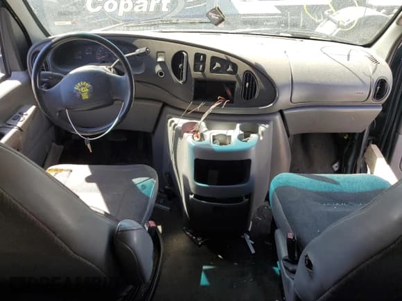 ✅ 2001 Ford Econoline Wagon XL • VIN: 1FBSS31S31HB25585 • Лот: 46612994. Опубликован ранее на Copart с пробегом 145 122 миль. Бесплатный доступ к архиву аукционных продаж из США и подробный отчёт об истории автомобиля на DreamBid. Изображение 8.