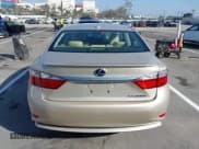 ✅ 2013 Lexus ES 300h • VIN: JTHBW1GG5D2010032 • Lot: 43599528. Wystawiony na IAAI z przebiegiem 93 348 mil. Bezpłatny archiwum sprzedaży aukcyjnych z USA i szczegółowy raport historii pojazdu na DreamBid. Zdjęcie 17.