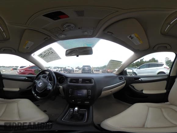 ✅ 2015 Volkswagen Jetta SE • VIN: 3VWD07AJXFM289988 • Лот: 42322842. Опубликован ранее на IAAI с пробегом 131 998 миль. Бесплатный доступ к архиву аукционных продаж из США и подробный отчёт об истории автомобиля на DreamBid. Изображение 19.