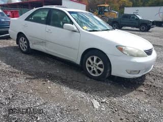 ✅ 2005 Toyota Camry XLE • VIN: 4T1BF30K25U087227 • Лот: 43298007. Опубликован ранее на IAAI с пробегом 153 475 миль. Бесплатный доступ к архиву аукционных продаж из США и подробный отчёт об истории автомобиля на DreamBid. Изображение 1.