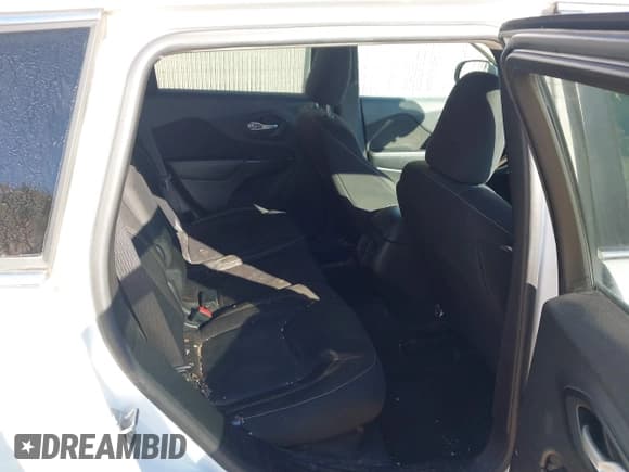 ✅ 2016 Jeep Cherokee Latitude • VIN: 1C4PJMCB4GW276530 • Лот: 43560225. Опубликован ранее на IAAI с пробегом 194 898 миль. Бесплатный доступ к архиву аукционных продаж из США и подробный отчёт об истории автомобиля на DreamBid. Изображение 8.