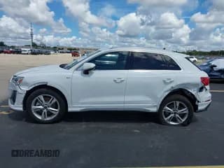 ✅ 2024 Audi Q3 S line Premium Plus • VIN: WA1EECF38R1184647 • Lot: 43267135. Wystawiony na IAAI z przebiegiem 5 448 mil. Bezpłatny archiwum sprzedaży aukcyjnych z USA i szczegółowy raport historii pojazdu na DreamBid. Zdjęcie 6.