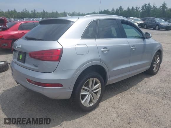 ✅ 2016 Audi Q3 Premium Plus • VIN: WA1EFCFS2GR023116 • Lot: 42497714. Listed on IAAI with 56,232 mi. Free auction sales archive from the USA and detailed vehicle history report at DreamBid. Image 4.