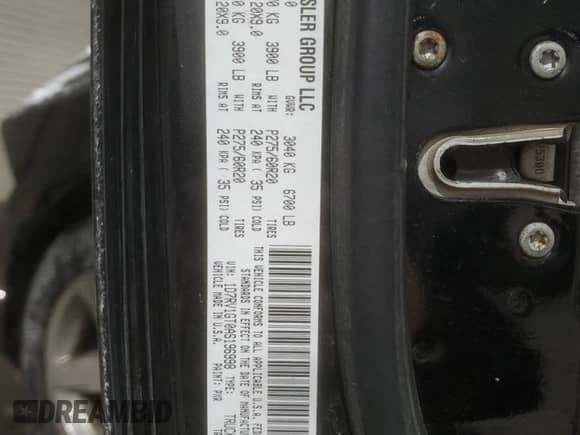 2010 Dodge 1500 Laramie z VIN 1D7RV1GT0AS196998, wystawiony jako Copart lot #45585925 z przebiegiem Nie podano mil oraz Szkoda całkowita • Salvage title. Historia ofert i sprzedaży dostępna na DreamBid. Obrazek 14.