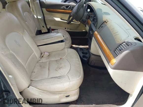 ✅ 1998 Lincoln Continental • VIN: 1LNFM97V6WY671313 • Lot: 42304977. Wystawiony na IAAI z przebiegiem 204 876 mil. Bezpłatny archiwum sprzedaży aukcyjnych z USA i szczegółowy raport historii pojazdu na DreamBid. Zdjęcie 5.