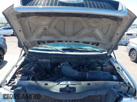 ✅ 2005 Ford F-150 XLT • VIN: 1FTRW12WX5KE79472 • Lot: 43346376. Wystawiony na IAAI z przebiegiem 236 919 mil. Bezpłatny archiwum sprzedaży aukcyjnych z USA i szczegółowy raport historii pojazdu na DreamBid. Zdjęcie 10.