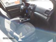 ✅ 2018 Ford Explorer XLT • VIN: 1FM5K8D85JGC12556 • Lot: 43737640. Wystawiony na IAAI z przebiegiem 162 338 mil. Bezpłatny archiwum sprzedaży aukcyjnych z USA i szczegółowy raport historii pojazdu na DreamBid. Zdjęcie 5.