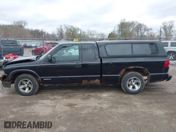 ✅ 2001 Chevrolet S-10 LS • VIN: 1GCCS19W818112858 • Лот: 41955250. Опубликован ранее на IAAI с пробегом 185 516 миль. Бесплатный доступ к архиву аукционных продаж из США и подробный отчёт об истории автомобиля на DreamBid. Изображение 14.