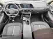 2021 Hyundai Sonata SEL z VIN 5NPEF4JA1MH102810, wystawiony jako Copart lot #70359175 z przebiegiem 49 293 mil mil oraz Czysty tytuł • Clean title. Historia ofert i sprzedaży dostępna na DreamBid. Obrazek 8.