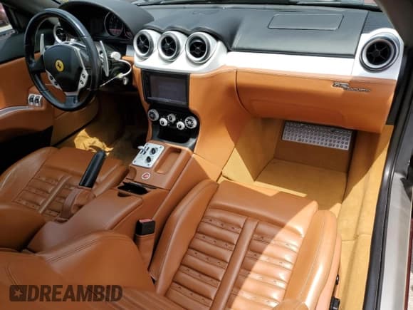 ✅ 2005 Ferrari 612 • VIN: ZFFAA54A950140266 • Lot: 55933344. Wystawiony na Copart z przebiegiem 46 473 mil. Bezpłatny archiwum sprzedaży aukcyjnych z USA i szczegółowy raport historii pojazdu na DreamBid. Zdjęcie 8.