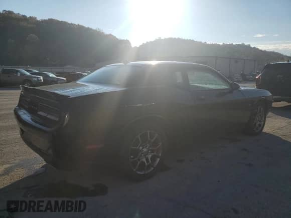 ✅ 2017 Dodge Challenger GT • VIN: 2C3CDZGG6HH581010 • Lot: 90358635. Wystawiony na Copart z przebiegiem 40 804 mil mil. Skorzystaj z bezpłatnego archiwum sprzedaży aukcyjnych z USA i zobacz szczegółowy raport historii pojazdu na DreamBid. Zdjęcie 3.