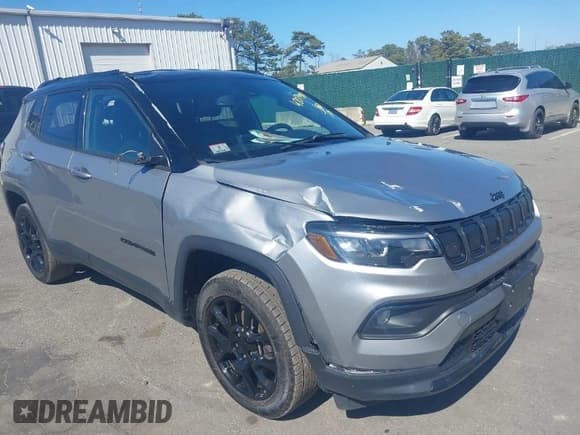 ✅ 2022 Jeep Compass Latitude • VIN: 3C4NJDBB4NT197015 • Лот: 42074901. Опубликован ранее на IAAI с пробегом 61 498 миль. Бесплатный доступ к архиву аукционных продаж из США и подробный отчёт об истории автомобиля на DreamBid. Изображение 1.