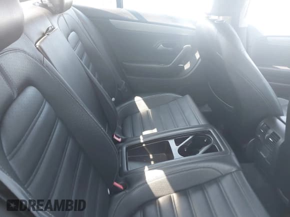 ✅ 2012 Volkswagen CC Sport • VIN: WVWMN7AN2CE534422 • Лот: 43012819. Опубликован ранее на IAAI с пробегом 100 843 миль. Бесплатный доступ к архиву аукционных продаж из США и подробный отчёт об истории автомобиля на DreamBid. Изображение 8.