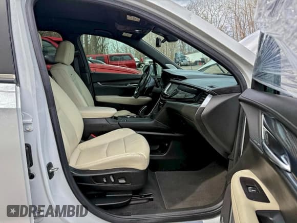 ✅ 2020 Cadillac XT6 AWD Sport • VIN: 1GYKPGRS1LZ100975 • Lot: 94001775. Wystawiony na Copart z przebiegiem 39 149 mil. Bezpłatny archiwum sprzedaży aukcyjnych z USA i szczegółowy raport historii pojazdu na DreamBid. Zdjęcie 5.