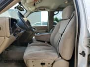 ✅ 2004 Chevrolet Silverado 2500 LT • VIN: 1GCGC23U64F112319 • Lot: 60648595. Wystawiony na Copart z przebiegiem 169 516 mil. Bezpłatny archiwum sprzedaży aukcyjnych z USA i szczegółowy raport historii pojazdu na DreamBid. Zdjęcie 7.