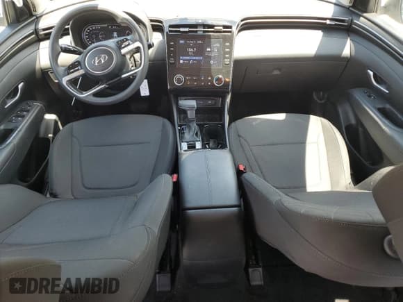 ✅ 2022 Hyundai Tucson SE • VIN: 5NMJA3AE6NH080067 • Lot: 66972164. Wystawiony na Copart z przebiegiem 19 136 mil. Bezpłatny archiwum sprzedaży aukcyjnych z USA i szczegółowy raport historii pojazdu na DreamBid. Zdjęcie 8.