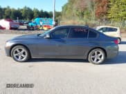 ✅ 2015 BMW 3 Series 328i xDrive • VIN: WBA3B5G59FNS15570 • Lot: 43375696. Wystawiony na IAAI z przebiegiem 92 961 mil. Bezpłatny archiwum sprzedaży aukcyjnych z USA i szczegółowy raport historii pojazdu na DreamBid. Zdjęcie 14.