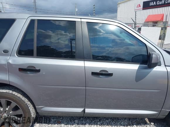 ✅ 2013 Land Rover LR2 • VIN: SALFR2BGXDH364562 • Лот: 42554838. Опубликован ранее на IAAI с пробегом 151 181 миль. Бесплатный доступ к архиву аукционных продаж из США и подробный отчёт об истории автомобиля на DreamBid. Изображение 13.