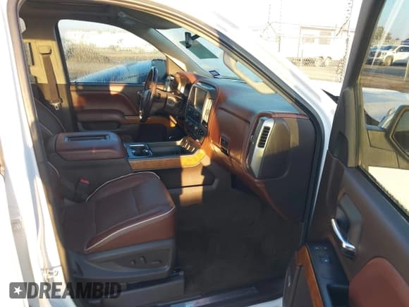 ✅ 2018 Chevrolet Silverado 1500 High Country • VIN: 3GCUKTEJ6JG452823 • Лот: 43385719. Опубликован ранее на IAAI с пробегом Не указан. Бесплатный доступ к архиву аукционных продаж из США и подробный отчёт об истории автомобиля на DreamBid. Изображение 5.