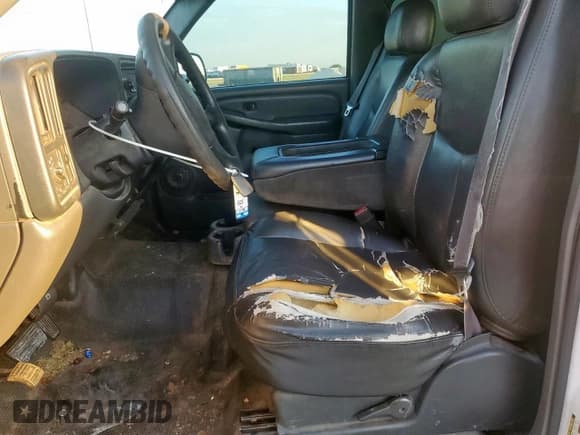 ✅ 2005 Chevrolet Silverado 2500HD LT • VIN: 1GCHC23U05F842166 • Lot: 84545635. Listed on Copart with Not provided. Free auction sales archive from the USA and detailed vehicle history report at DreamBid. Image 7.