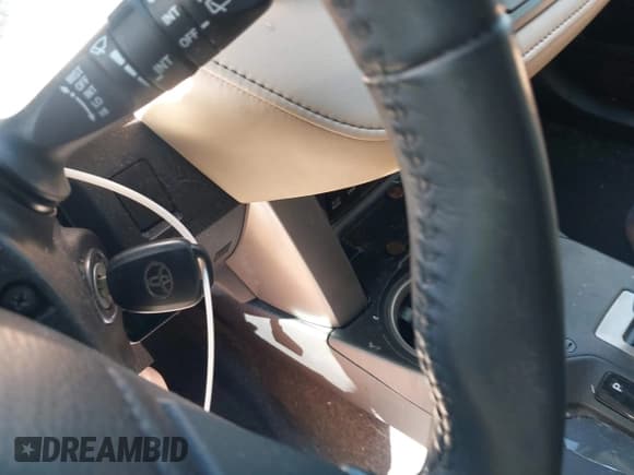 ✅ 2016 Toyota RAV4 XLE • VIN: 2T3RFREV8GW514487 • Лот: 43818285. Опубликован ранее на IAAI с пробегом 68 328 миль. Бесплатный доступ к архиву аукционных продаж из США и подробный отчёт об истории автомобиля на DreamBid. Изображение 11.