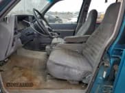 ✅ 1994 Ford Explorer Eddie Bauer • VIN: 1FMDU34X8RUE17866 • Lot: 95075305. Listed on Copart with 253,824 mi. Free auction sales archive from the USA and detailed vehicle history report at DreamBid. Image 7.