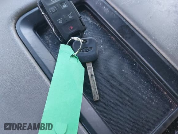 ✅ 2017 Chevrolet Suburban LT • VIN: 1GNSKHKCXHR134666 • Lot: 41205556. Wystawiony na IAAI z przebiegiem 160 064 mil. Bezpłatny archiwum sprzedaży aukcyjnych z USA i szczegółowy raport historii pojazdu na DreamBid. Zdjęcie 11.