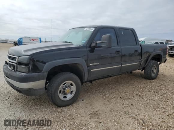 ✅ 2006 Chevrolet Silverado 2500HD Work Truck • VIN: 1GCHC23U26F260443 • Lot: 45723185. Wystawiony na Copart z przebiegiem 222 127 mil. Bezpłatny archiwum sprzedaży aukcyjnych z USA i szczegółowy raport historii pojazdu na DreamBid. Zdjęcie 1.