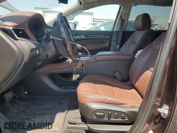 ✅ 2021 Buick Enclave Avenir • VIN: 5GAEVCKW9MJ260862 • Lot: 68333125. Wystawiony na Copart z przebiegiem 67 172 mil. Bezpłatny archiwum sprzedaży aukcyjnych z USA i szczegółowy raport historii pojazdu na DreamBid. Zdjęcie 7.
