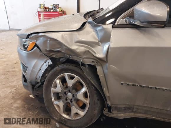 ✅ 2020 Jeep Compass Limited • VIN: 3C4NJDCB9LT221711 • Lot: 42971876. Listed on IAAI with 44,644 mi. Free auction sales archive from the USA and detailed vehicle history report at DreamBid. Image 6.