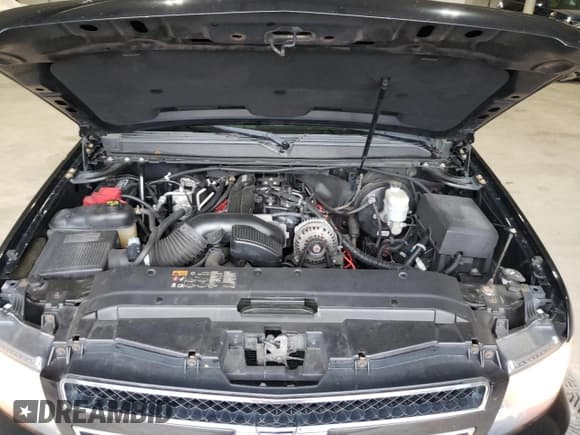 ✅ 2011 Chevrolet Suburban LT • VIN: 1GNSKJE35BR295131 • Lot: 66419464. Wystawiony na Copart z przebiegiem 193 314 mil. Bezpłatny archiwum sprzedaży aukcyjnych z USA i szczegółowy raport historii pojazdu na DreamBid. Zdjęcie 12.