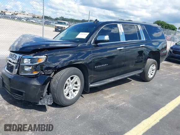 ✅ 2019 Chevrolet Suburban LT • VIN: 1GNSCHKC1KR307933 • Lot: 43463096. Wystawiony na IAAI z przebiegiem 200 666 mil. Bezpłatny archiwum sprzedaży aukcyjnych z USA i szczegółowy raport historii pojazdu na DreamBid. Zdjęcie 2.