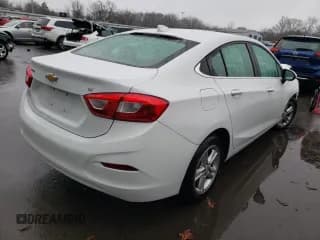✅ 2017 Chevrolet Cruze LT • VIN: 1G1BE5SM7H7138380 • Lot: 71680542. Wystawiony na Copart z przebiegiem 66 682 mil. Bezpłatny archiwum sprzedaży aukcyjnych z USA i szczegółowy raport historii pojazdu na DreamBid. Zdjęcie 3.