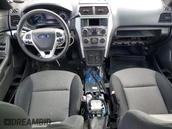 ✅ 2015 Ford Police Interceptor Utility • VIN: 1FM5K8AR8FGA70465 • Lot: 92677425. Wystawiony na Copart z przebiegiem 149 850 mil. Bezpłatny archiwum sprzedaży aukcyjnych z USA i szczegółowy raport historii pojazdu na DreamBid. Zdjęcie 8.