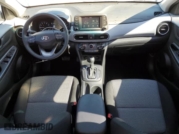 ✅ 2019 Hyundai Kona SE • VIN: KM8K12AA9KU280033 • Лот: 48159104. Опубликован ранее на Copart с пробегом 33 556 миль. Бесплатный доступ к архиву аукционных продаж из США и подробный отчёт об истории автомобиля на DreamBid. Изображение 8.