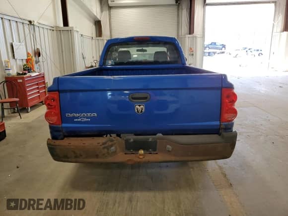 2008 Dodge Dakota ST z VIN 1D7HE22K88S565309, wystawiony jako Copart lot #79055614 z przebiegiem 194 974 mil mil oraz Czysty tytuł • Clean title. Historia ofert i sprzedaży dostępna na DreamBid. Obrazek 6.