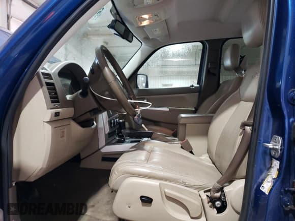 ✅ 2010 Jeep Liberty Limited • VIN: 1J4PN5GK7AW180817 • Лот: 52547505. Опубликован ранее на Copart с пробегом 160 747 миль. Бесплатный доступ к архиву аукционных продаж из США и подробный отчёт об истории автомобиля на DreamBid. Изображение 7.