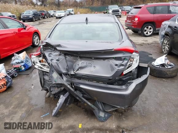 ✅ 2018 Honda Civic EX-T • VIN: JHMFC1F37JX012128 • Lot: 43773104. Listed on IAAI with 111,484 mi. Free auction sales archive from the USA and detailed vehicle history report at DreamBid. Image 16.