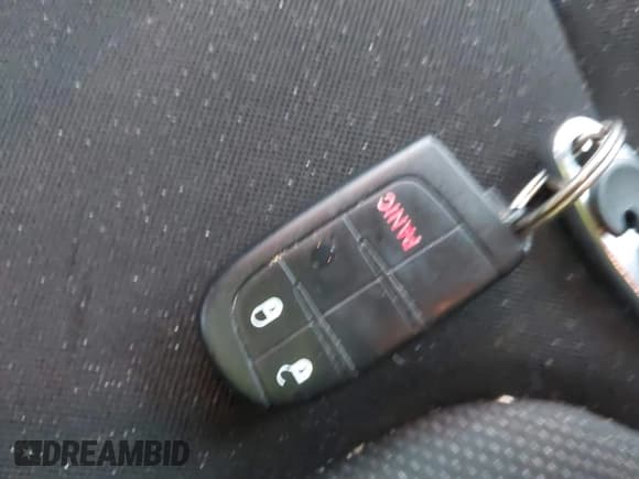 ✅ 2018 Jeep Renegade Upland • VIN: ZACCJBAB4JPH74608 • Lot: 43488294. Wystawiony na IAAI z przebiegiem 77 556 mil. Bezpłatny archiwum sprzedaży aukcyjnych z USA i szczegółowy raport historii pojazdu na DreamBid. Zdjęcie 11.